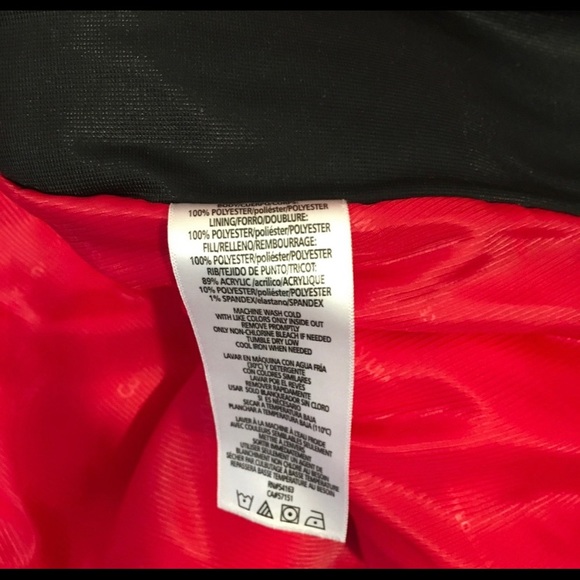 Calvin Klein Red Performance Puffer Vest - Picture 9 of 10